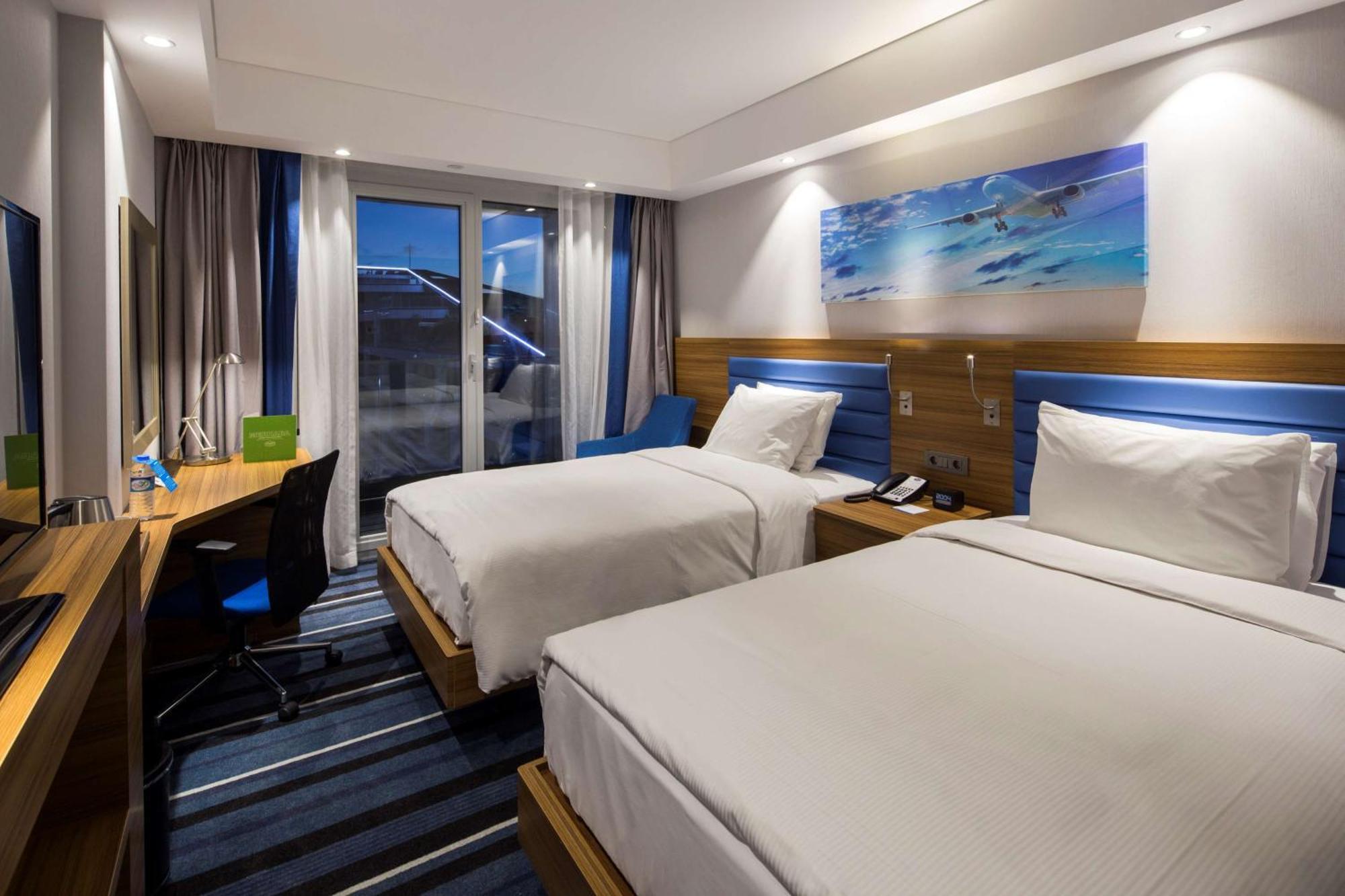 Hampton By Hilton Istanbul Kurtkoy Hotel Exterior foto