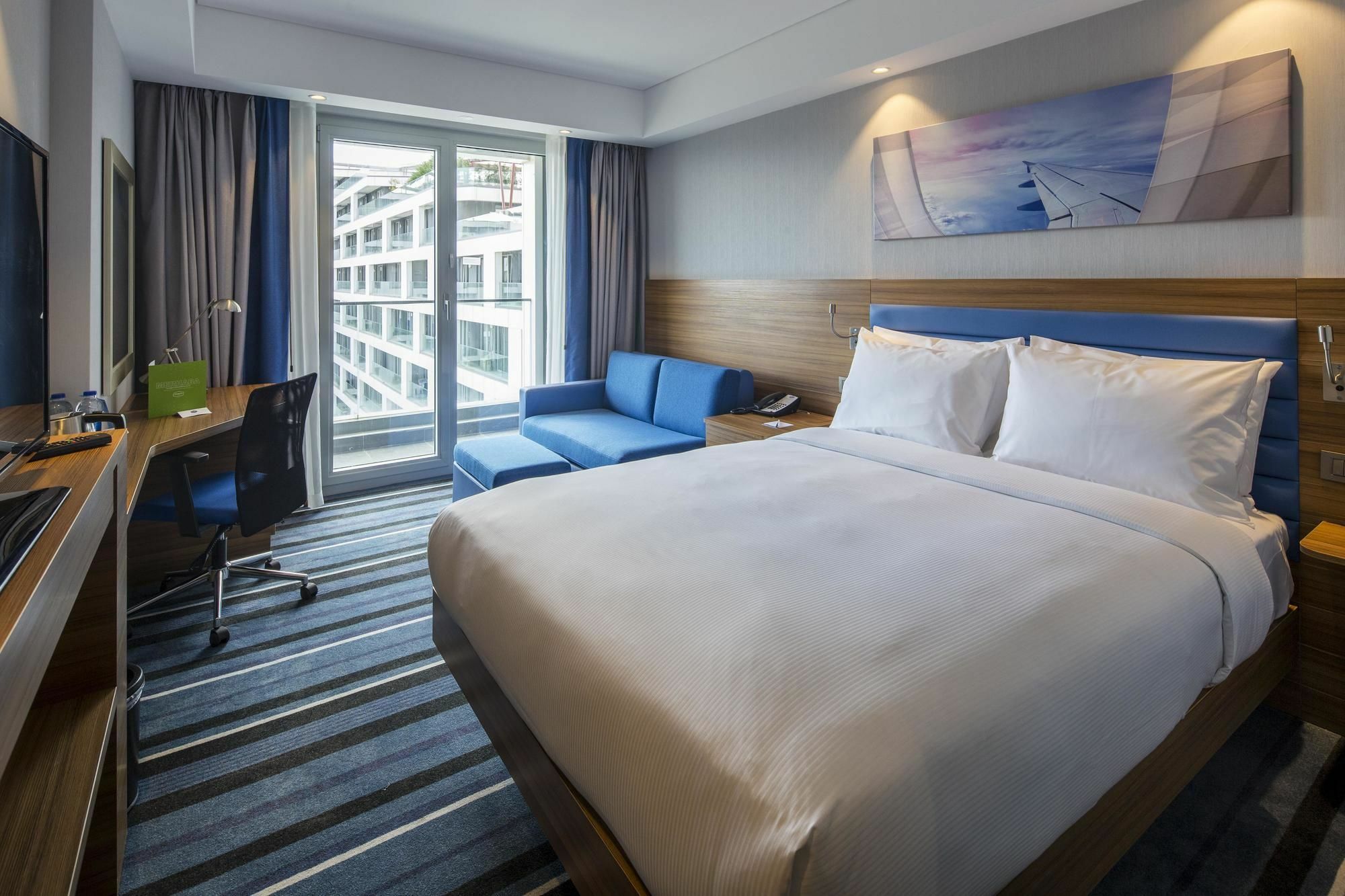 Hampton By Hilton Istanbul Kurtkoy Hotel Exterior foto